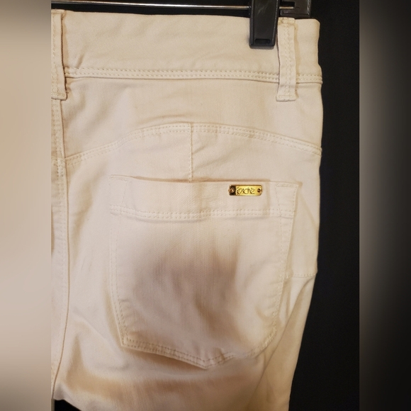 Cache Skinny Jeans - Picture 6 of 7